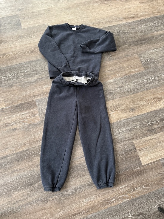 Pants - Heatheres admiral sweatsuit from Aritzia. Mega pants, perfect crew. Size S